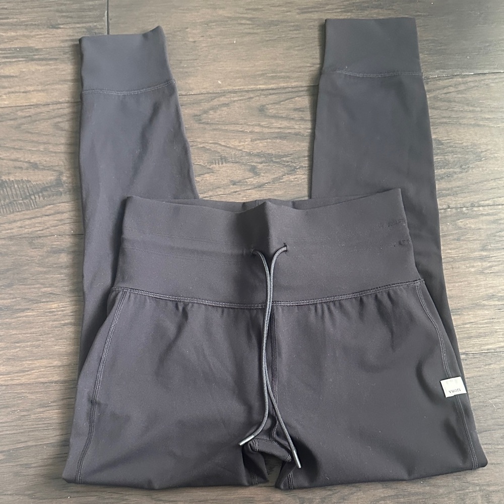 Vuori Black joggers